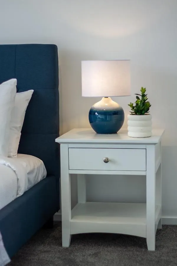 Two Bedroom, Two Bathroom Urban Oasis Christchurch Apartment